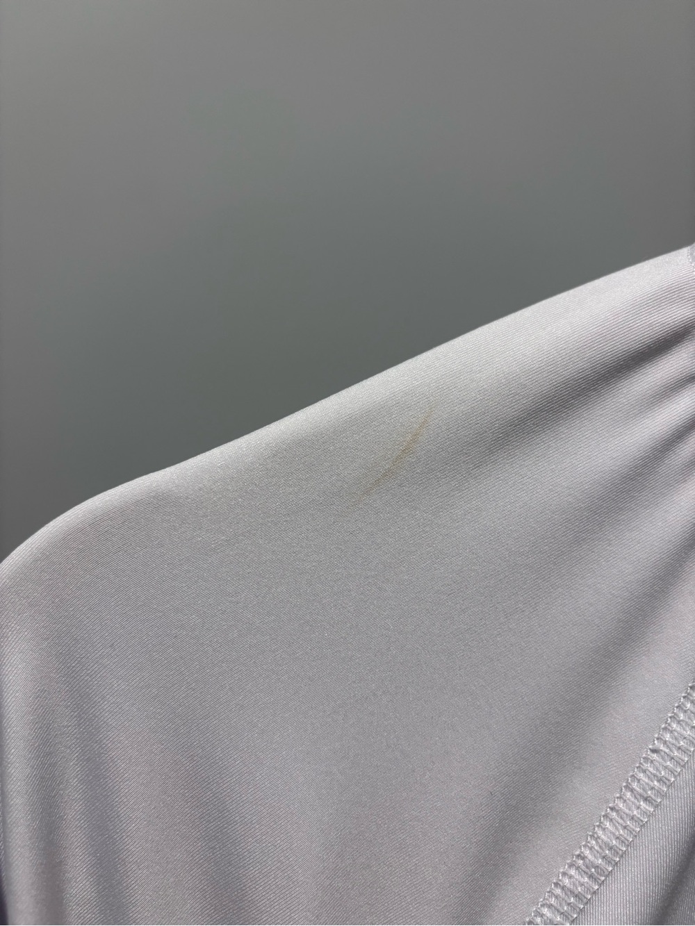 Quiksilver White Rash Guard - Picture 5 of 5